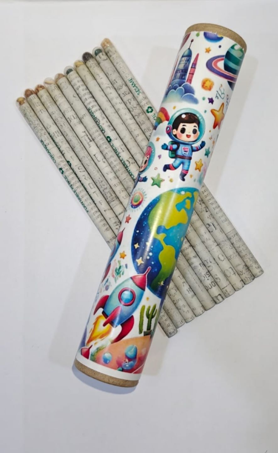 Astronaut Theme Newspaper Plantable Pencil-black Lead 