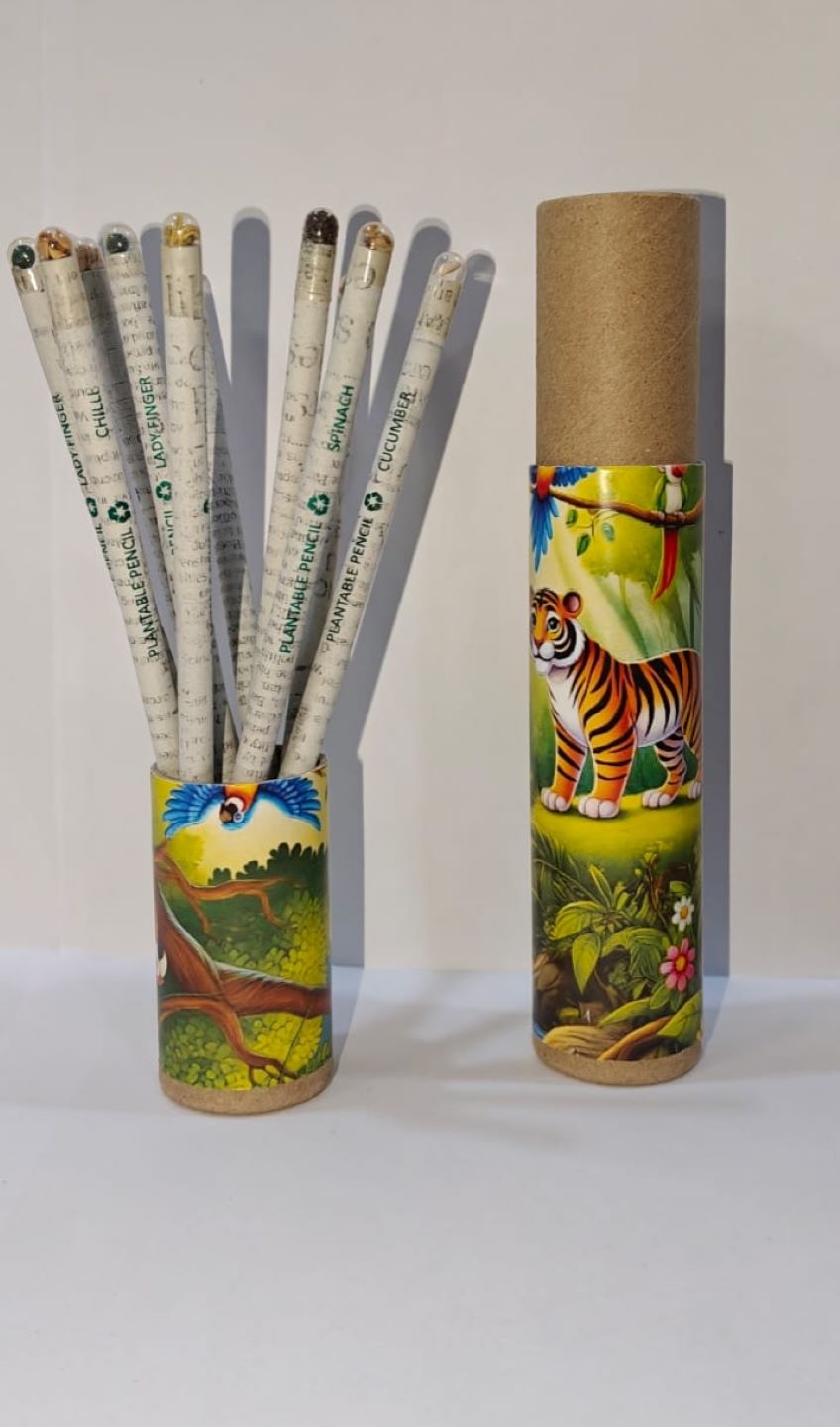 Vibrant Jungle Newspaper Plantable Pencil-black Lead 